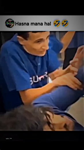 🀄🀄UV🀄🀄 on Instagram: "😝😝 🇯🇵 当达到这种速度时，已经不再是地面移动，而是以音速前进 🚀🌍 这段模拟展示了如果以 马赫 1（约 1330 公里/小时）的速度乘坐超音速列车穿越日本，会是一种怎样的体验。 目前，日本最快的列车运行速度约为 320 公里/小时，而在如超高速 磁悬浮列车 等先进实验平台上，在受控环境中已经实现了 超过 600 公里/小时 的速度。这一模拟远远超出了现有水平，探索当现代铁路概念进化为真正的超高速系统时，未来将具备怎样的可能性。 要达到这样的速度，仅靠动力是远远不够的。工程师们正在研究 磁悬浮技术、几乎零摩擦的导轨，以及 真空或低压管道系统，以消除超高速运行中最大的限制因素——空气阻力。在马赫级别的速度下，哪怕是微小的空气扰动，也会成为严峻的结构性挑战。 因此，未来的超音速铁路构想将依赖于 高精度导向系统、AI 控制的稳定技术，以及在 数百公里范围内以毫米级误差建造的基础设施。 一旦实现，如今需要数小时的行程将被缩短到几分钟，这可能从根本上改变 通勤方式、区域经济，以及 大型城市之间的连接方式。 你喜欢科技吗？ #科技 