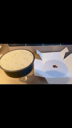 14K views · 192 reactions | How I remove my cake from the cake tin base | The Cheescake Kitchen | Facebook