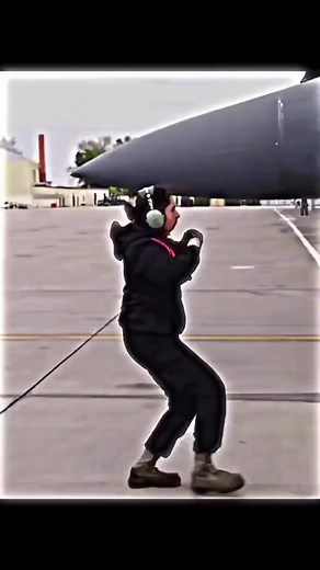 Aviation Girls ✈️✈️♥️♥️😍😍 #ladypilot #flyinggirl #pilotlifestyle #aviationlovers #femalepilots #cabincrew #flightattendant #airport #landing #aviation #ladypilot #pilotgirls #cabincrewgirls #aviationgirls #airhostess | Aviation Girls