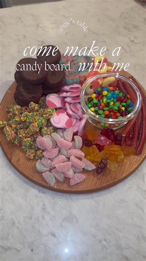 Forget a charcuterie board, let’s make a candy board together 🍭🍬🍫🍪 #creatorsearchinsights