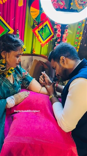 Raj Mehandi Designer on Instagram: "Delhi To Muradabad amazing bridal Mehndi🤩 . . Call 📞 8800607013, 9716321696 . . #bridalmehandi #rajmehandidesigner #mehndi #dulhanmehendi #trending"
