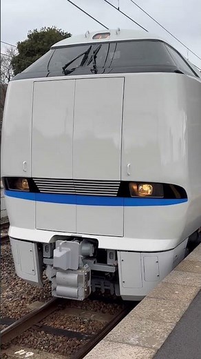 【和倉温泉駅】久しぶりに乗る…綺麗な683系サンダーバードではなく能登かがり火#jr西日本#683系#和倉温泉