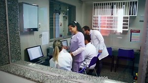 O presidente da República, Jair Bolsonaro, participou na manhã desta quinta-feira (13), no Palácio do Planalto, da solenidade de lançamento de linha de crédito do Banco Nacional de Desenvolvimento Econômico e Social (BNDES) para organizações filantrópicas, incluindo as Santas Casas. O novo “BNDES Saúde” contará com dois subprogramas: um voltado à implementação de melhorias de gestão, governança e eficiência operacional e outro para implantação, ampliação e modernização das instituições. Segundo 