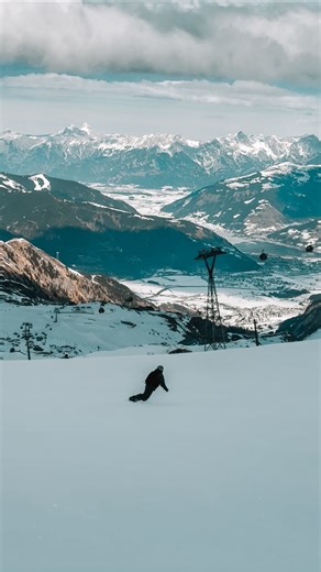 Stefana Boot on Instagram: "Niet alleen als je het koud hebt. Dit is beleving en smaak op een gletsjer. 📍 Kitzsteinhorn 👉 Sla ’m op voor je volgende pistedag — deze wil je meemaken. #wintersport #tip #kaprun"