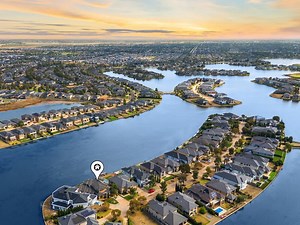 Point Cook: Sanctuary Lakes island mansion could challenge suburb record - realestate.com.au