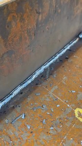 2.5K views · 24 reactions | Flux cored arc welding #fcaw #filletweld #migwelding #steelworks #metalworks #fabrication | SnapterZ | Facebook