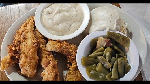 I had the pleasure of meeting my clients at Mama's Home Cooking in Burnet. This was my 2nd time to eat here. I had a cheeseburger and...IT...WAS...DELICIOUS!!  So if you ever pass through Burnet and are looking for a place to eat, try Mama's! Oh, and they also serve a variety of desserts! #burnettx #burnettexas #BurnetCounty #mamashomecooking #deliciousfood | Debra Luebano, Realtor - Vision Hill Country Realty Group, Exp Realty | Facebook