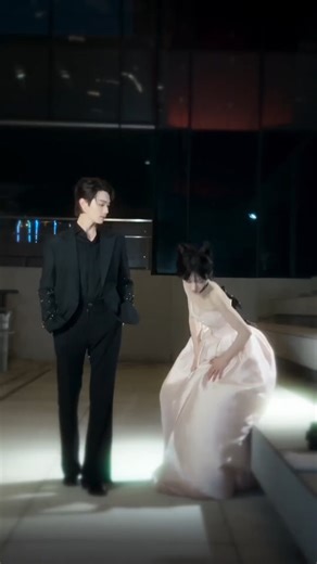 「梅梦成祯」你有这么权威的公主抱进入归子～ "Mei Meng Cheng Zhen," you have such an authoritative princess carry into Gui Zi~ #子夜归 #许凯 #fblifestyle #reels #drama #hotdrama #Chinesedrama #shortdrama | 大劇獨播