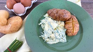 ARD-Buffet: Rezept: Ofenkartoffeln mit Eier-Schnittlauch-Salat