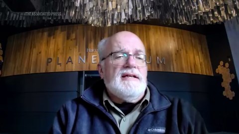 Green fireball captured on dashcam video as a meteor streaks across the Pacific Northwest sky 