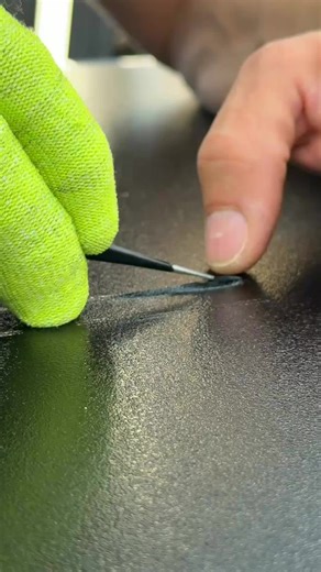 Knifeless Tape Fix: Jeep Hood Lines Without Blade Risk ✂️✅ Straight cuts look factory when they’re done without touching paint. Knifeless Tape lets you lay the line, wrap over it, then pull the filament for a crisp edge every time. Add controlled heat and a final edge press to keep it locked through weather. Do you trust knifeless tape more than freehand trimming on hoods? 👇 #Jeep #KnifelessTape #VinylWrap #SafeCutting #HoodWrap #AutoDetailing #CleanLines #WrapTechnique #DIYCarMod #Customizatio