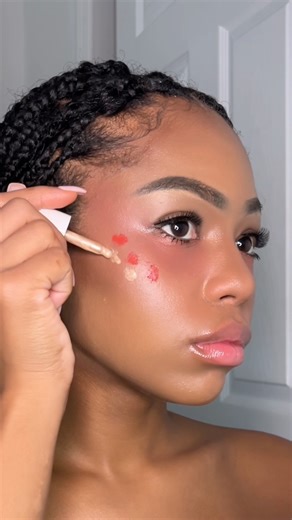 Candy cane blush #makeupshorts #makeuptutorial #blushhack #blushtutorial #makeupshorts #makeuphack