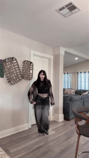 ruh roh (@valismentallyill)’s videos with Using You Remixed by Mars Argo - envydo