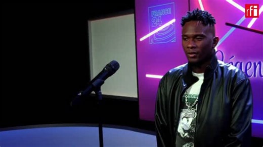 Il y a deux ans, Iba One écrivait une nouvelle page de l’histoire du rap malien en faisant son passage sur le plateau de Légendes Urbaines, une émission internationale qui met en lumière les plus grands talents de la musique. 🌍🎤 👉 Premier artiste malien à s’y présenter, il a ainsi ouvert la voie pour la culture urbaine de son pays. 👉 Lauréat de plusieurs AFRIMA Awards, dont “Meilleur Artiste Africain”, il a hissé le drapeau du Mali au sommet de la scène musicale continentale. 👉 Avec un parc