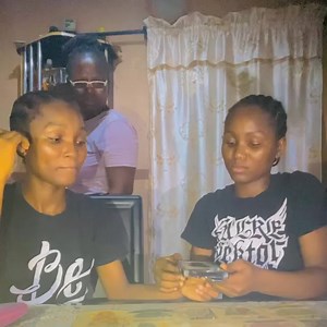 104K views · 6.4K reactions | See what @_zeeez_1 told us to send to Iya ibejiwhy did mummy now take it personal He said now send this to your mum but we showed her藍藍 @princess_adeyinka_ Ema calm down oooDid they even mention your name | Twinz_love | Facebook