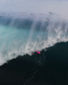13K views · 780 reactions | Foamie or Fiberglass: the guy can do it all. Jamie O'Brien seamlessly threads his way through a handful of Pipeline and Backdoor beauties  #JamieOBrien #FreeSurfing #Pipeline #Hawaii | Red Bull Surfing | Facebook