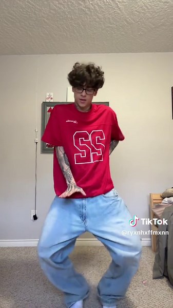 Dance Moves in Just Dance 2021: Talkin' Bout It