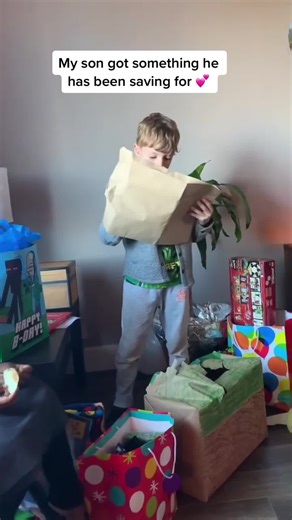 Exploring Minecraft Game with My Son | Teen Mother Vlog