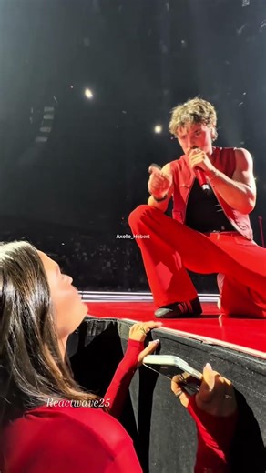 Benson Boone Makes Fans Feel Seen and Loved 😍✨ #bensonboone #shorts