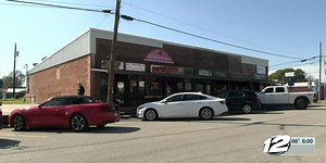 Howe restaurant temporarily closes after owner stabbed