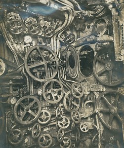 Picture of the Day: Vintage Submarine Control Room from 1918