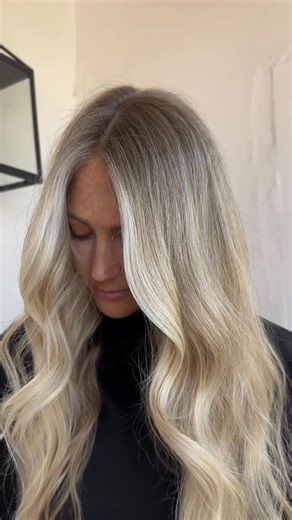 SHANYA KRIEVINS || ARIZONA BLONDES on Instagram: "LIVED IN BRIGHT BLONDE FORMULA Redken Shades EQ Root 7N 7M Gloss 10N 10NW 9G #blondeplacement #blondehaireducation #foilplacement #haireducator #howto #haircolorist #hairtransformation #redkenobsessed #redkenshadeseq #redken #schwarzkopfusa #cosmoprofbeauty #modersalon #behindthechair #behindthechairstylist #hairreels #hairvideos #hairinspo #blondebombshell #arizonahair #scottsdalehair"