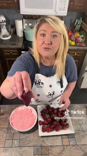3 ingredient dessert: Strawberry Fluff! It’s so good! #3ingredientsrecipes #easydessert #strawberryfluff #creatorsearchinsights