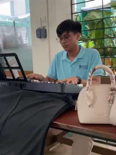 A DAY IN A LIFE AS A MARIAN CHOIR 💙🤍 Warm-ups, worship, and a little bit of kulitan 🎤✨ Not just singing—this is holy chismis for the soul. All for Him, through Her. 💙🤍 #MarianChoirDiaries #AdIesumPerMariam #MCComms #fyp