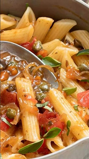 Penne alla puttanesca, anchois et câpres ⭐ #puttanesca #anchois #câpres