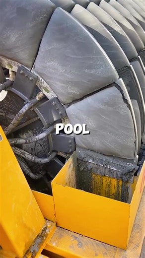 part1HOA Karen told me to leave my own pool, so I drained it in front of her guests.？