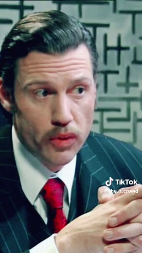 Jen's First Day at the Office - IT Crowd Experience with Computers