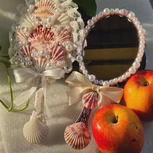 Handmade Seashell & Pearl Handheld Mirror – Ocean Coastal Decor, Vintage Style Vanity Gift, Gifts for Her, Bridal Shower, Bridesmaids Gifts - Etsy