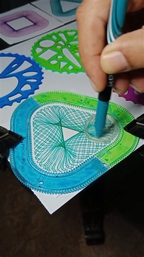 Amazing Spirograph Pattern #spirograph