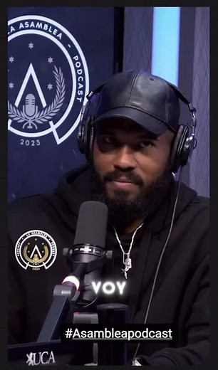 Tribute to Canserbero: Apache Sings at His Grave