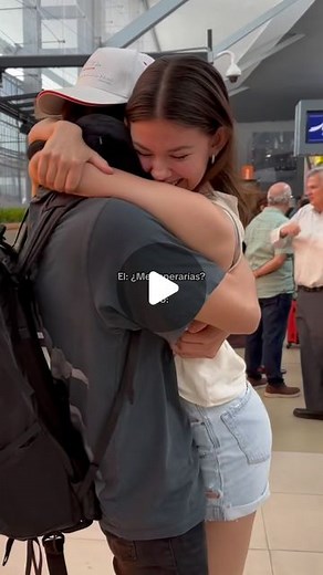 mich y sebas. on Instagram: "después de 5 meses se acabo la long distance relationship !!! 🥹❤️ #reels #reelsviral #couple #pareja #michysebas #novios #longdistancerelationship #love #longdistance"