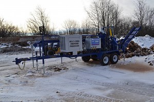 A 2018 Bell's 2000 Firewood Processor out for a trial run before it heads west across the country to it's new home. The 2000 comes with a 50 HP Cat Diesel Engine (with a 3 year warranty) and a 11' attached conveyor. For more information, visit: http://bellsmachining.com/2000-series-firewood-processor/ or give us a call at: 1-888-995-1965 (613-267-1965) | Eastonmade Wood Splitters