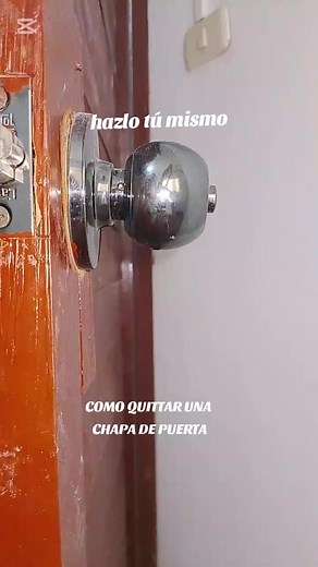Cómo quitar una chapa de puerta fácilmente