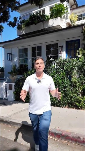 Does the Direction Your House Faces Affect Your Wealth? #fengshui #losangelesrealestate #wealth #win