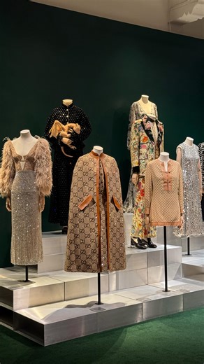 Yuliya Kuleshova on Instagram: "Pitti Uomo & Florence - a winter of style! ✨👠"