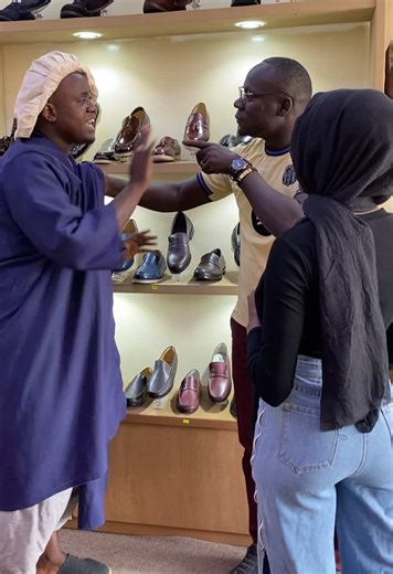 Wolfman et ses délires 😂 chez @Diakho Shop avec Prof Immature 😂 #wolfmancasaprod #wolfmanetsesdelires #comedie #senegalaise_tik_tok🇸🇳pourtoichallenge