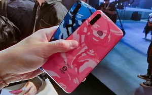 业内最高像素前置“自拍神器”荣耀20i Aape快速上手