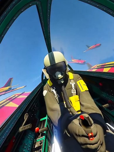 Les entraînements continue dans la Devil Aviation afin de se perfectionner pour le 28 février. 🇧🇪 Sur ce passage nous faisons un enchaînement, Shérif avec une sortie du 7 et du 8 pour ensuite nous retrouver en formation Canard avec un tombé gauche. Enchaînement sur une Bombe en formation Diamant. #devilaviation #pourtoi #gta5 #voltige #aircraft