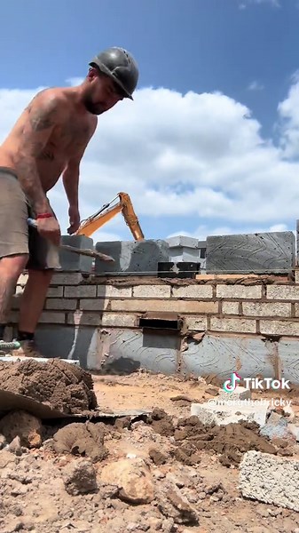 Hot one today! #bricktok #foru #bricklayer #tradie #hot #xyz #fyp