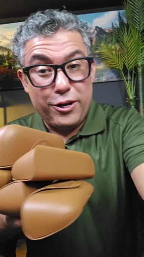 🕶️ El estilo clásico con tecnología Meta Los Ray-Ban Meta Wayfarer Gen 1 reacondicionados te permiten capturar fotos, grabar videos, escuchar música y realizar llamadas con un diseño icónico y funciones inteligentes integradas. #TikTokShopCreatorPicks #ad #RayBanMeta #Refurbished #SmartGlasses
