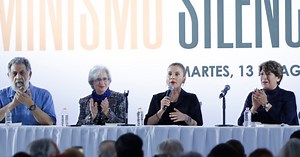 Beatriz Gutiérrez Müller presenta libro y anuncia su retiro de la vida pública