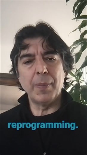 Valter Longo on Fasting & Cancer, Optimal Protein, and Ozempic – "The Sport of Life" with Trey Elling “Can three cycles of the fasting-mimicking diet really turn back your biological clock?” In this episode of the Trey Elling Podcast, Professor Valter Longo discusses clinical trials showing an average 2.5-year reduction in biological age. He explains how fasting and refeeding can activate the body’s innate ability to repair and rejuvenate itself. Watch the full episode here: https://www.youtube.