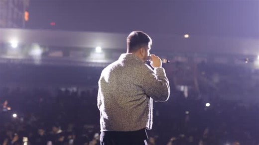 Bilal on Instagram: "Shot this for Maanu at Rox with @emannasir._ while @miradore.productions were making concerts great again"