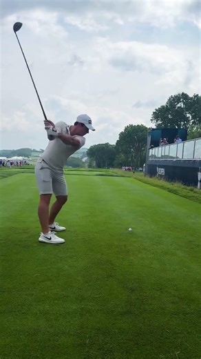 How did #ViktorHovland control the approach?