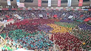 65K views · 2K reactions | Amb l'himne dels Segadors s'obre el Concurs de Castells de dissabte a la Tarraco Arena Plaça de Tarragona | La Provincia de Tarragona | Facebook