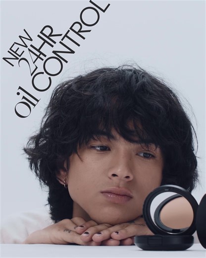 เปิดตัวแล้ว! Studio Fix Powder Plus Foundation สูตรอัปเกรดใหม่ ตอกย้ำความเป็นตำนานที่ไม่เหมือนเดิม! •เนื้อนุ่มลื่น พร้อมให้ฟินิชเบลอแมตต์ ได้ผิวเนียนสวยแบบไม่ต้องพยายาม •ปกปิดระดับกลาง-สูง •ติดทนยาวนาน คุมมันได้ถึง 24 ชั่วโมง •เสริมพลังด้วยพัฟดีไซน์ใหม่ ที่ถูกออกแบบมาให้เหมาะกับการลงแป้ง •ตลับใหม่ ดีไซน์เรียบหรู •มีรีฟิลจำหน่าย •30 เฉดสีที่อัปเกรดใหม่ ตอบโจทย์ทุกโทนผิว 🛒 24 เม.ย. 2568 ช้อปก่อนใครที่เซ็นทรัล โรบินสัน และ Central Online 🛒 1 พ.ค. 2568 ช้อปพร้อมกันที่เคาน์เตอร์ M·A·C Cosmetics ทั่